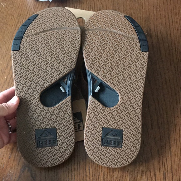Men’s Reef leather fanning low flip flop, size 9 - Picture 2 of 3